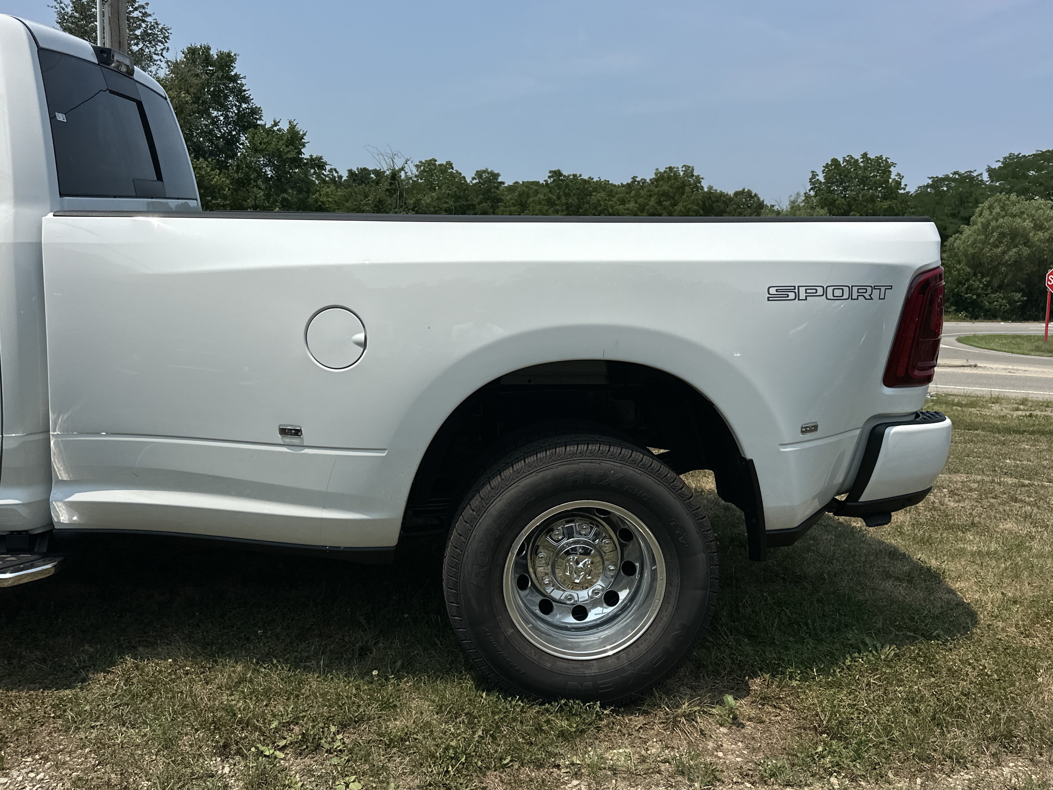 New 2026 RAM 3500 Big Horn AWD/4WD image 28