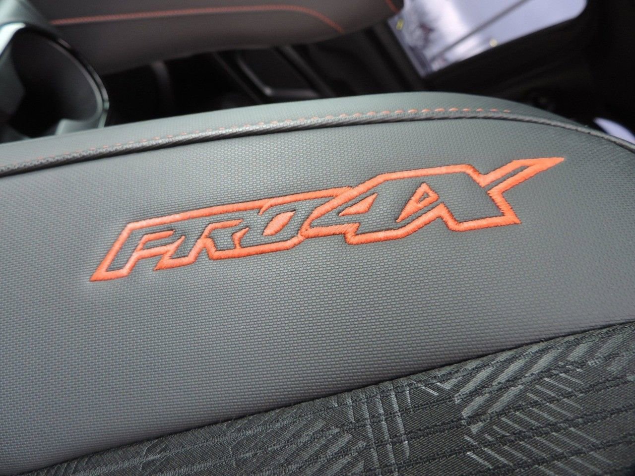 Used 2023 Nissan Titan PRO-4X image 19