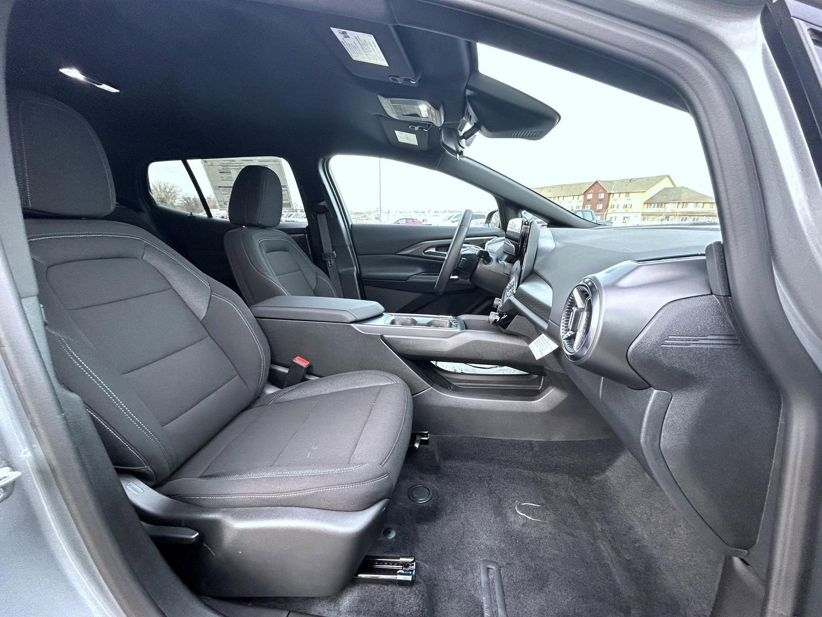 New 2026 Chevrolet Equinox EV LT image 16