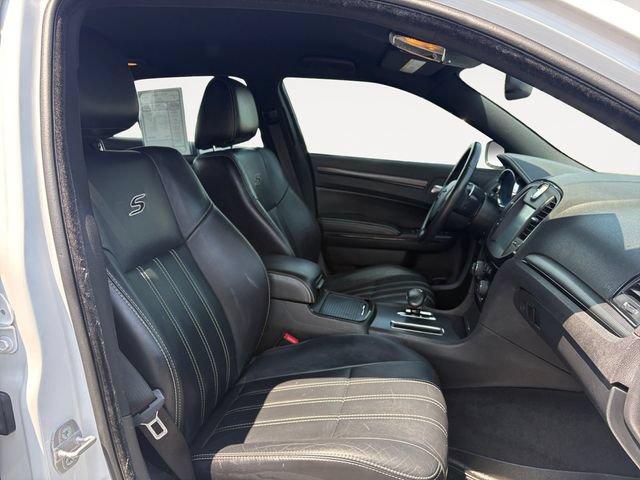 Used 2014 Chrysler 300 S RWD image 15