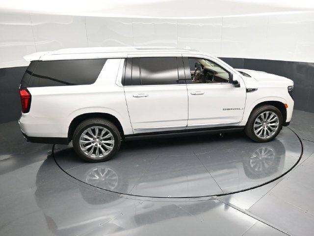 Used 2022 GMC Yukon XL Denali AWD/4WD image 48