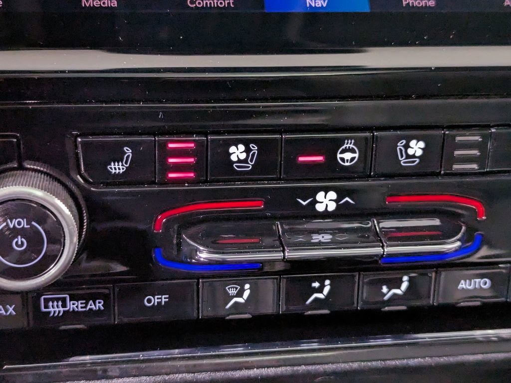 Used 2022 Jeep Grand Cherokee Overland w/ Adv Protech Group III image 23