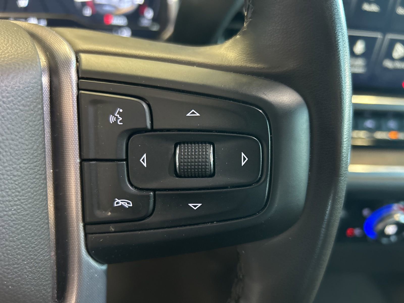 Used 2025 GMC Sierra 1500 SLT image 18