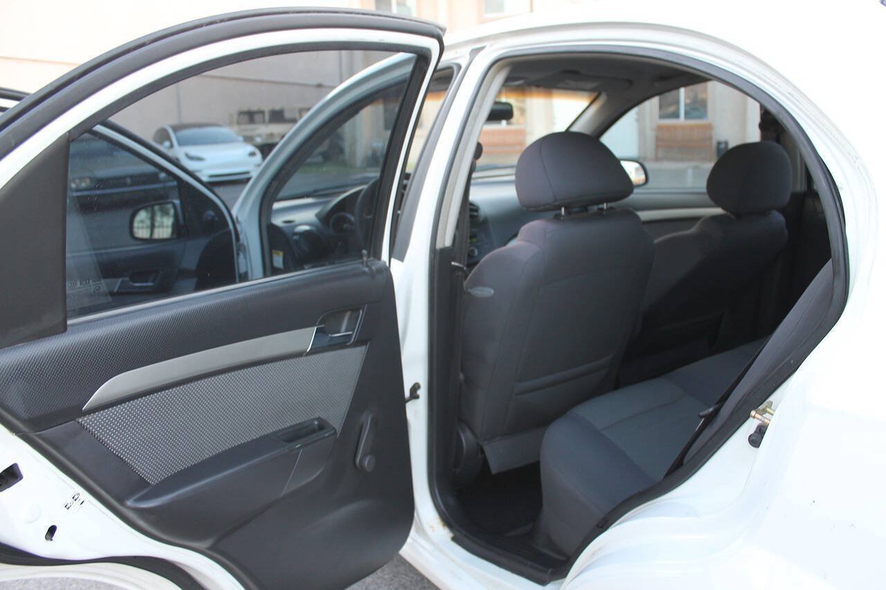 Used 2007 Chevrolet Aveo LS FWD image 23