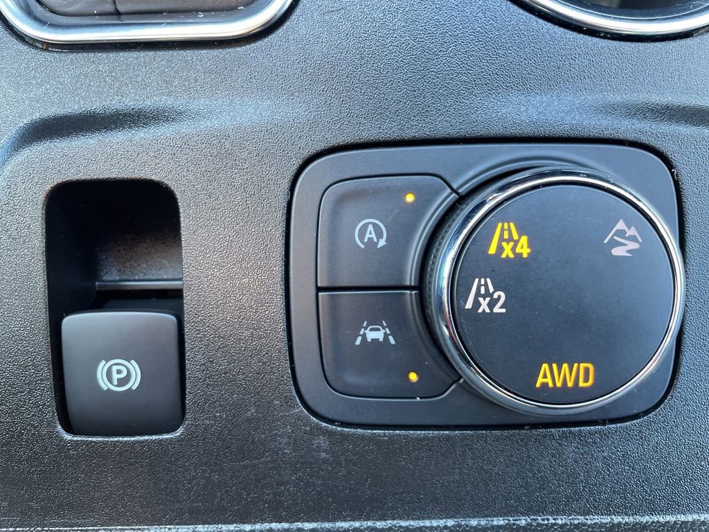 Used 2023 Chevrolet Traverse LT AWD/4WD image 26