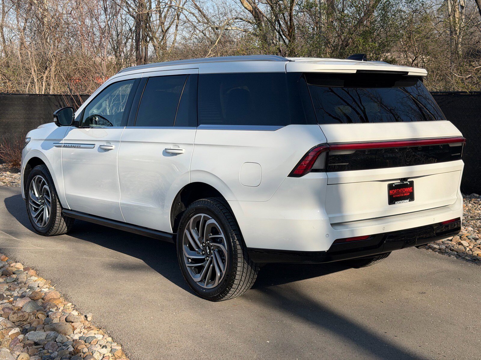 New 2026 Lincoln Navigator Reserve AWD/4WD image 3
