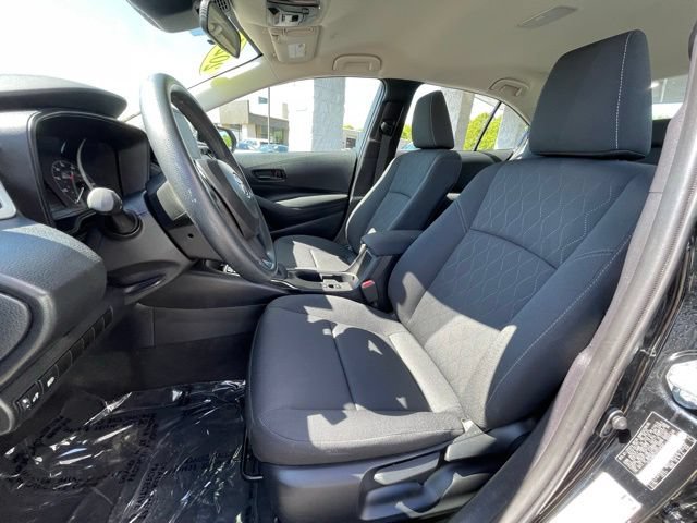 Used 2025 Toyota Corolla LE FWD image 11