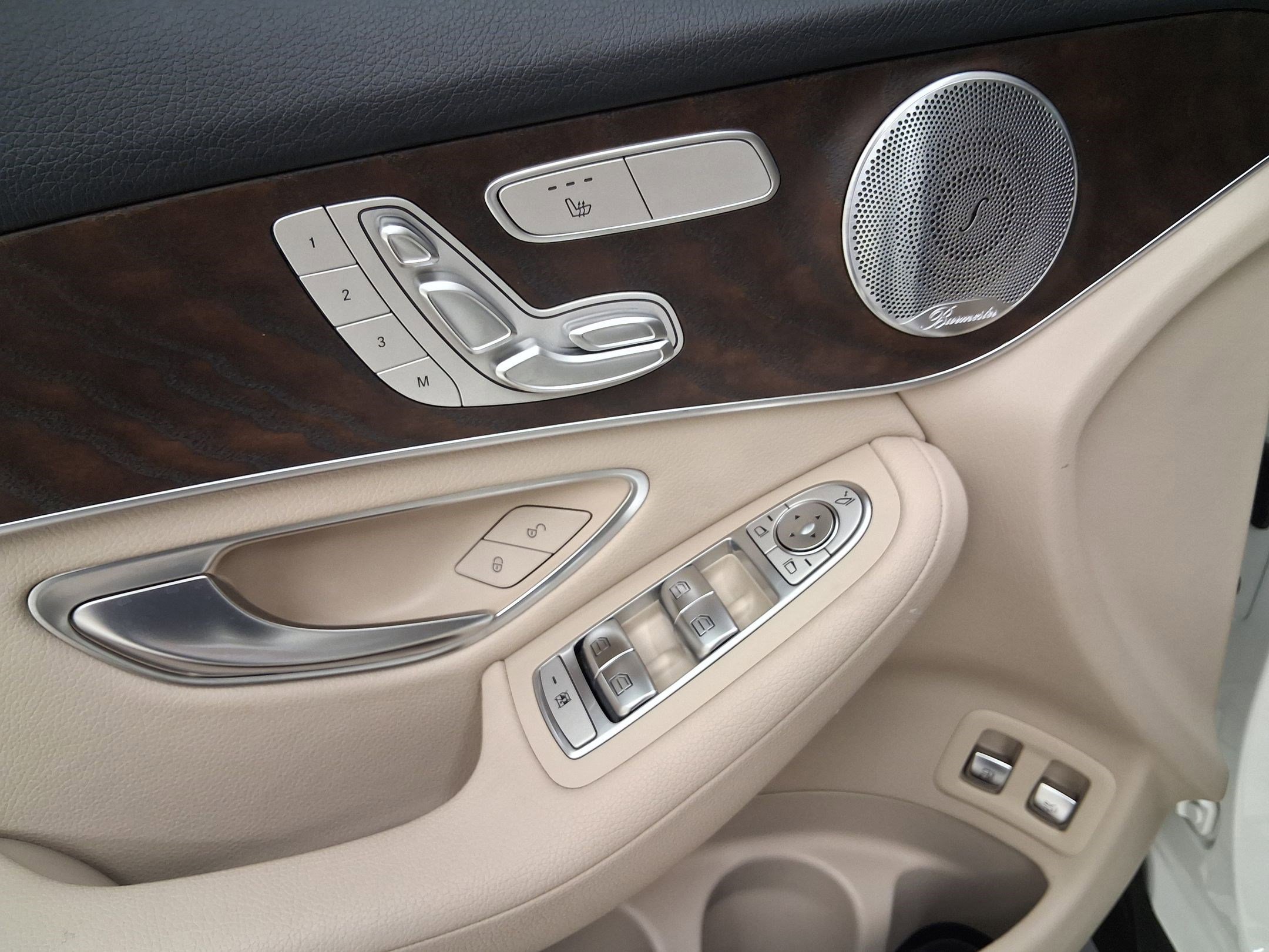 Used 2019 Mercedes-Benz GLC 350e 4MATIC image 12