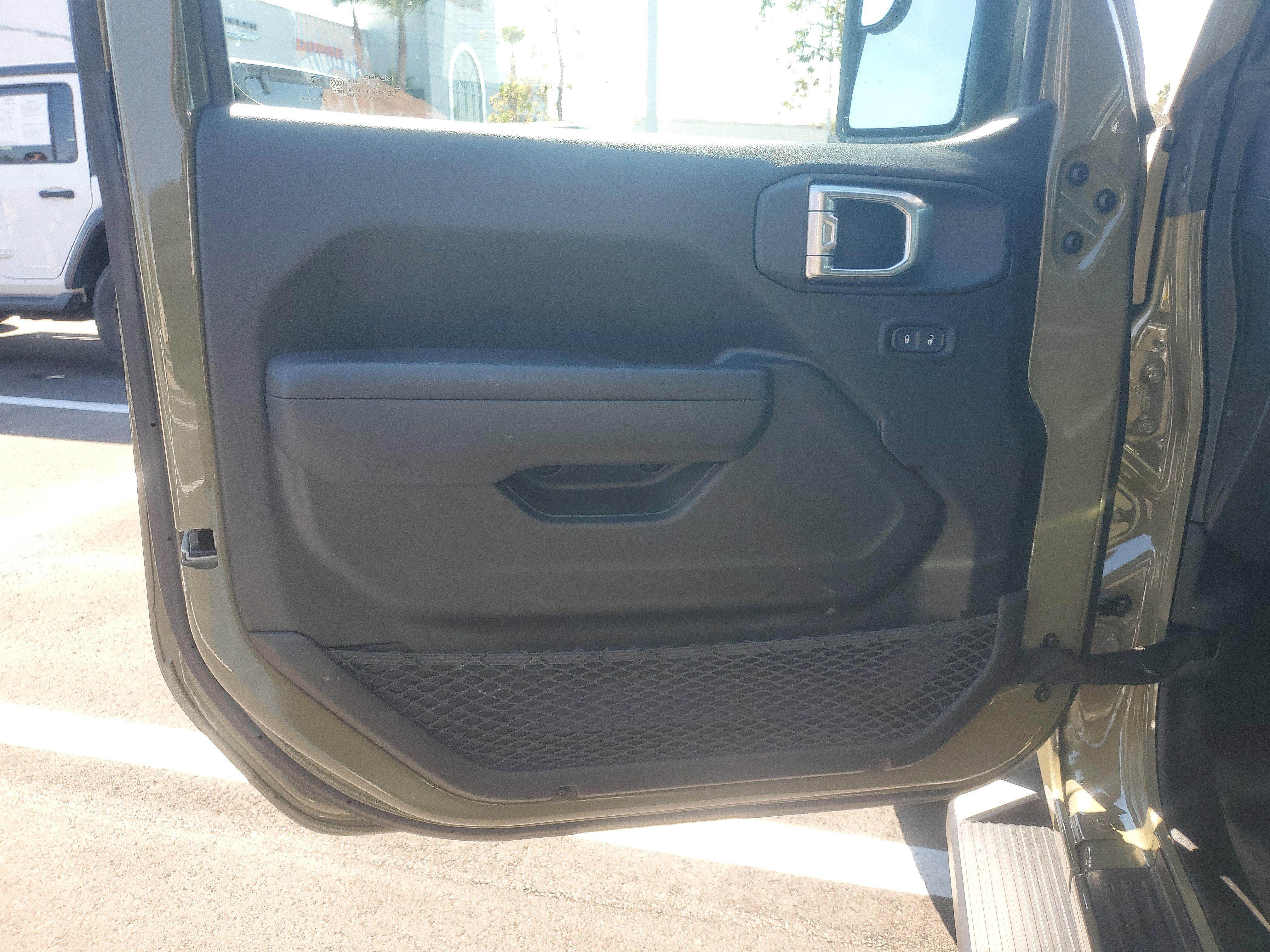 Used 2025 Jeep Gladiator Sport AWD/4WD image 22