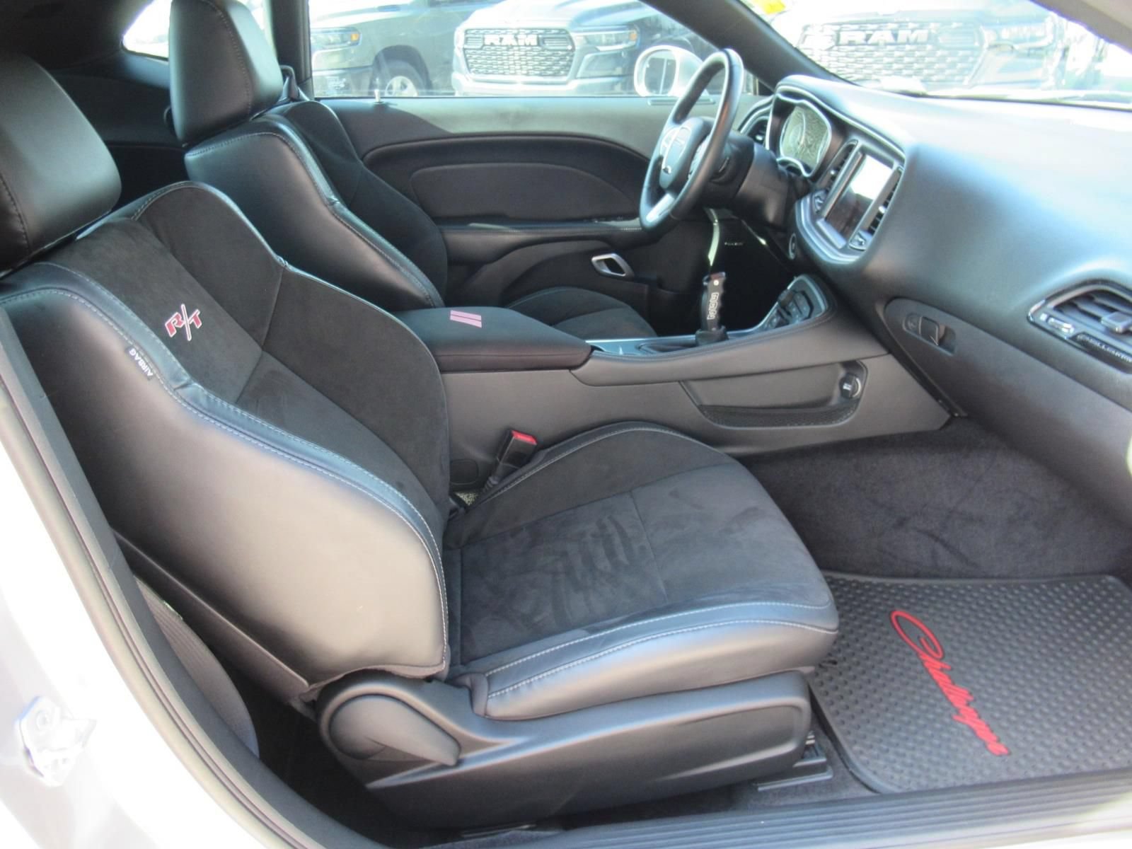 Used 2015 Dodge Challenger R/T Scat Pack w/ Leather Interior Group RWD image 10