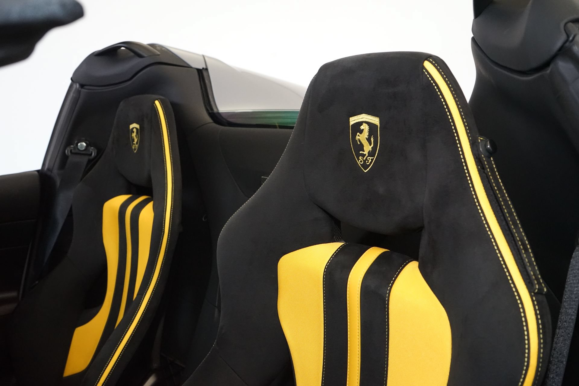 Used 2022 Ferrari 812 GTS RWD image 29