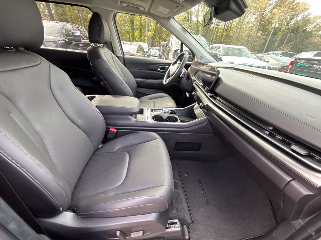 Certified 2026 Kia Carnival SX FWD image 24