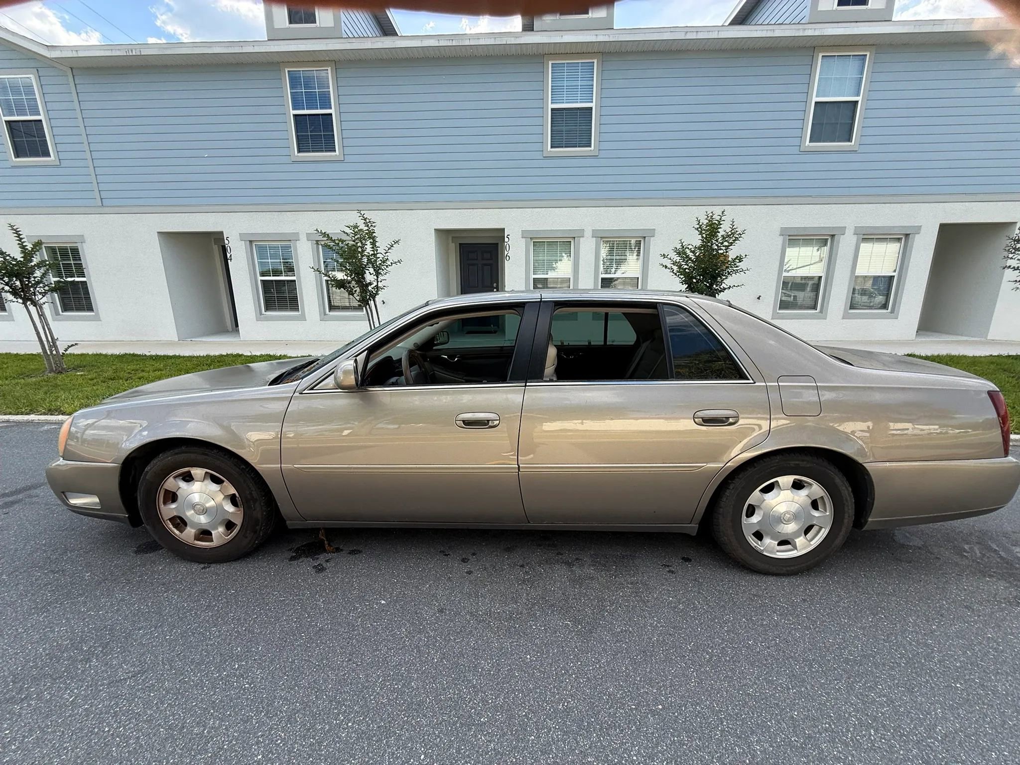 Used 2002 Cadillac De Ville Sedan w/ Comfort/Convenience Pkg image 5