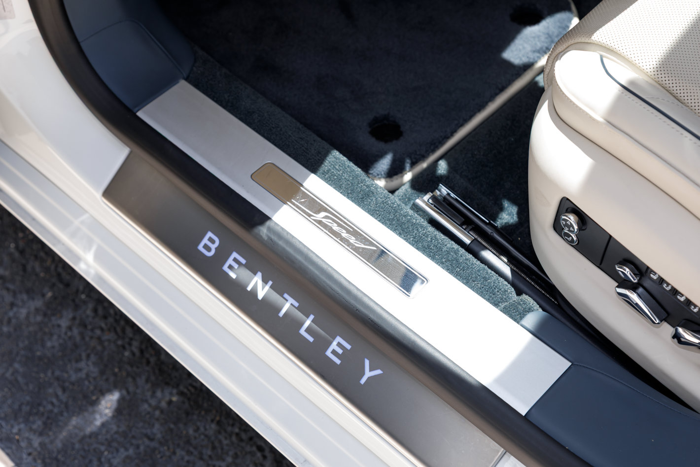 Certified 2024 Bentley Flying Spur W12 AWD/4WD image 10