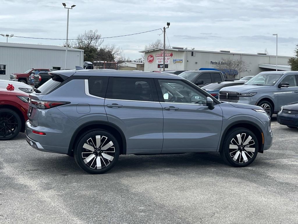 New 2026 Mitsubishi Outlander SEL FWD image 6