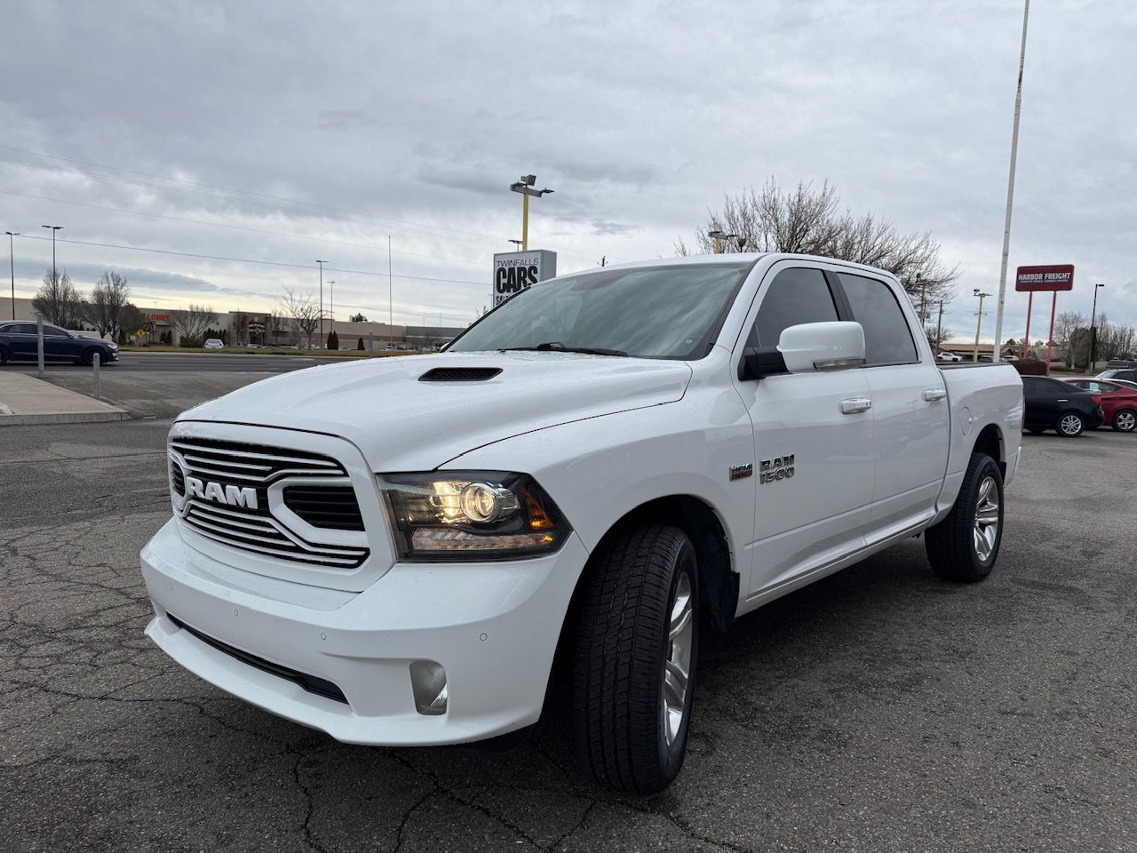 Used 2018 RAM 1500 Sport w/ Sport Premium Group AWD/4WD image 4