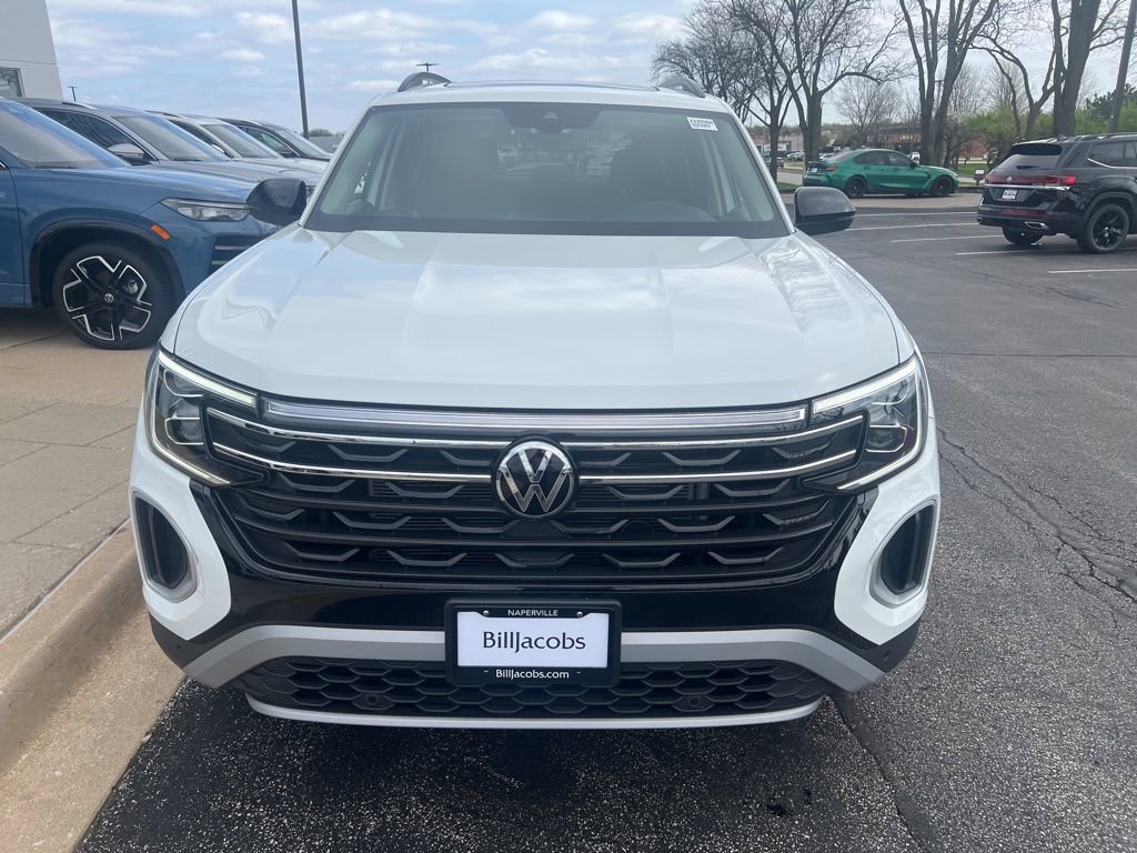 Used 2025 Volkswagen Atlas Peak Edition SE image 9