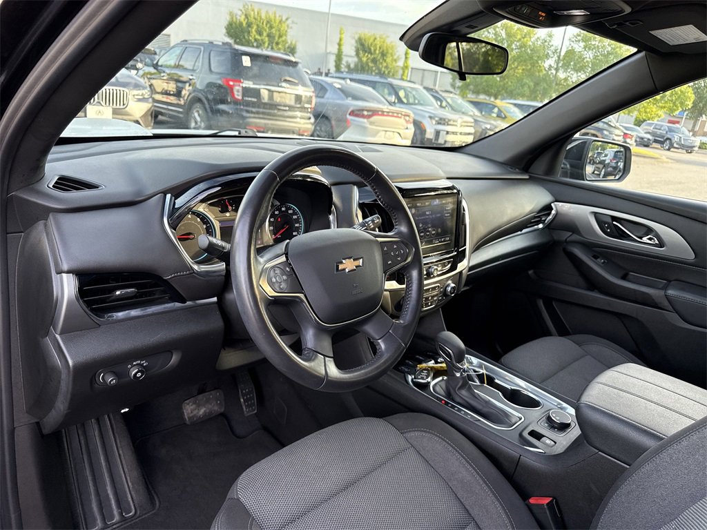 Used 2022 Chevrolet Traverse LT image 10
