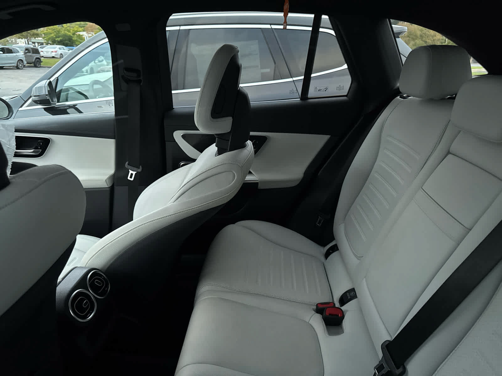 Used 2023 Mercedes-Benz GLC 300 4MATIC image 10