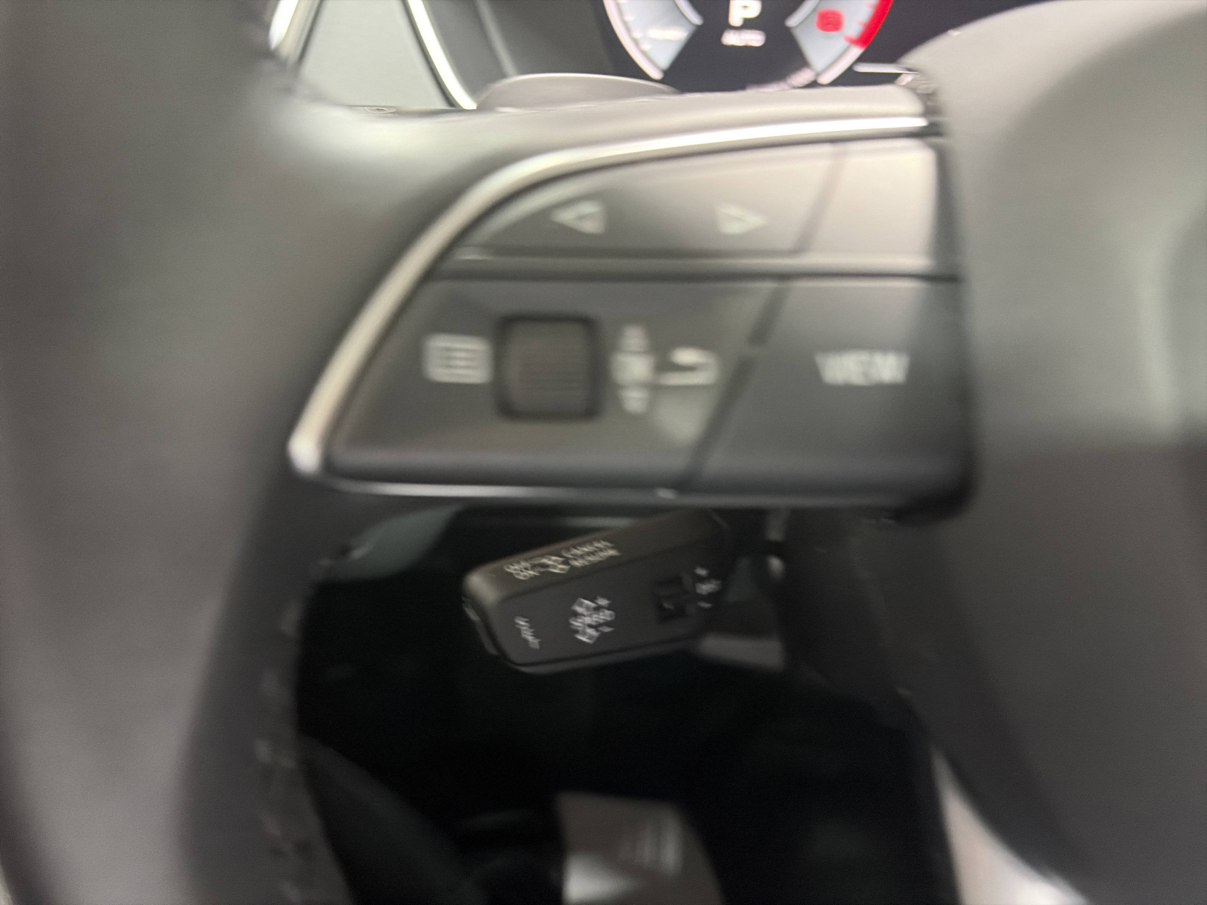 Used 2023 Audi Q5 2.0T Prestige w/ Prestige Package image 16