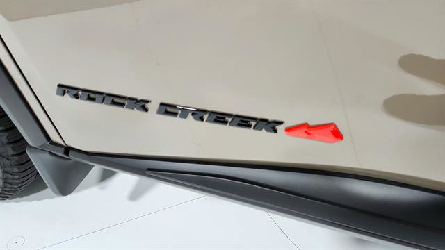 Used 2025 Nissan Rogue SV image 31