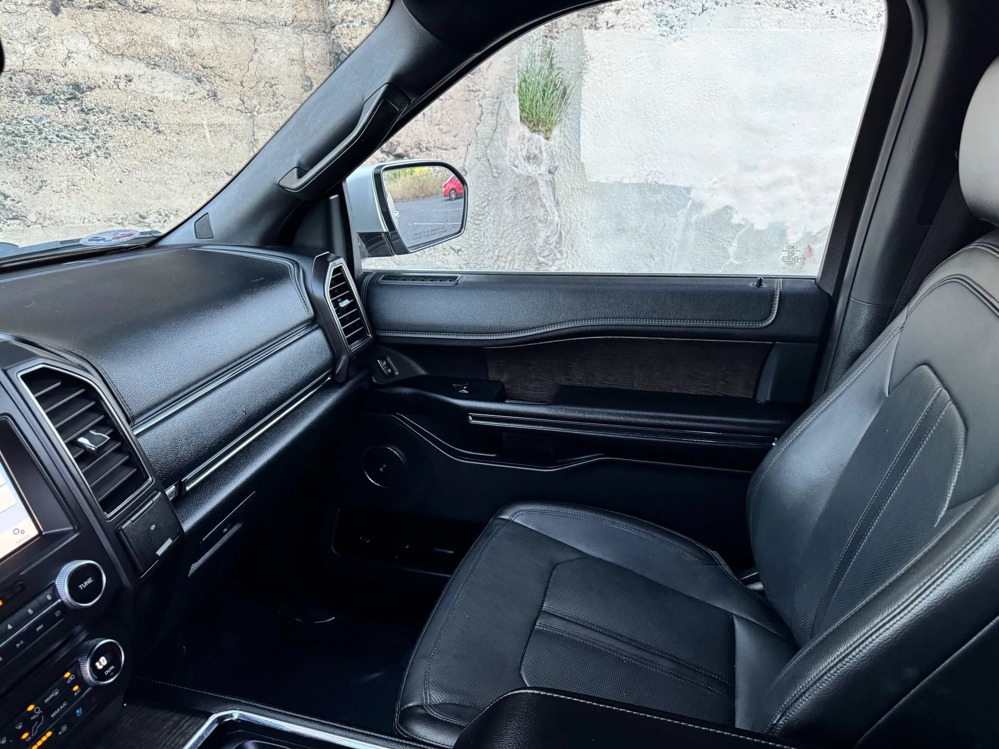 Used 2018 Ford Expedition Limited RWD image 21
