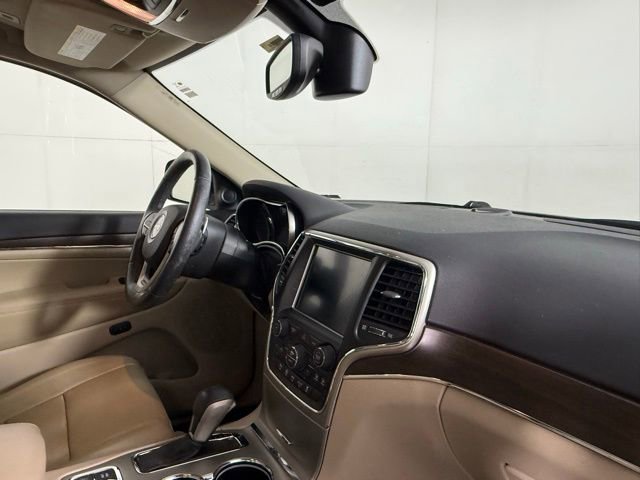 Used 2017 Jeep Grand Cherokee Limited w/ Luxury Group II image 35