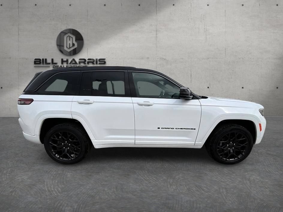 New 2026 Jeep Grand Cherokee Summit w/ Obsidian Package AWD/4WD image 5