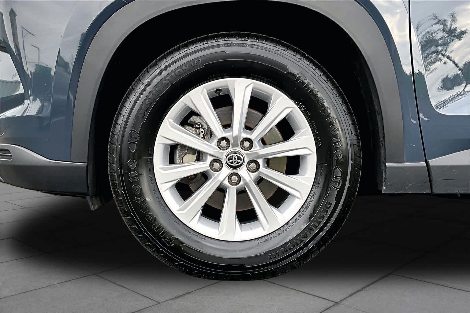 Used 2025 Toyota Grand Highlander AWD image 11