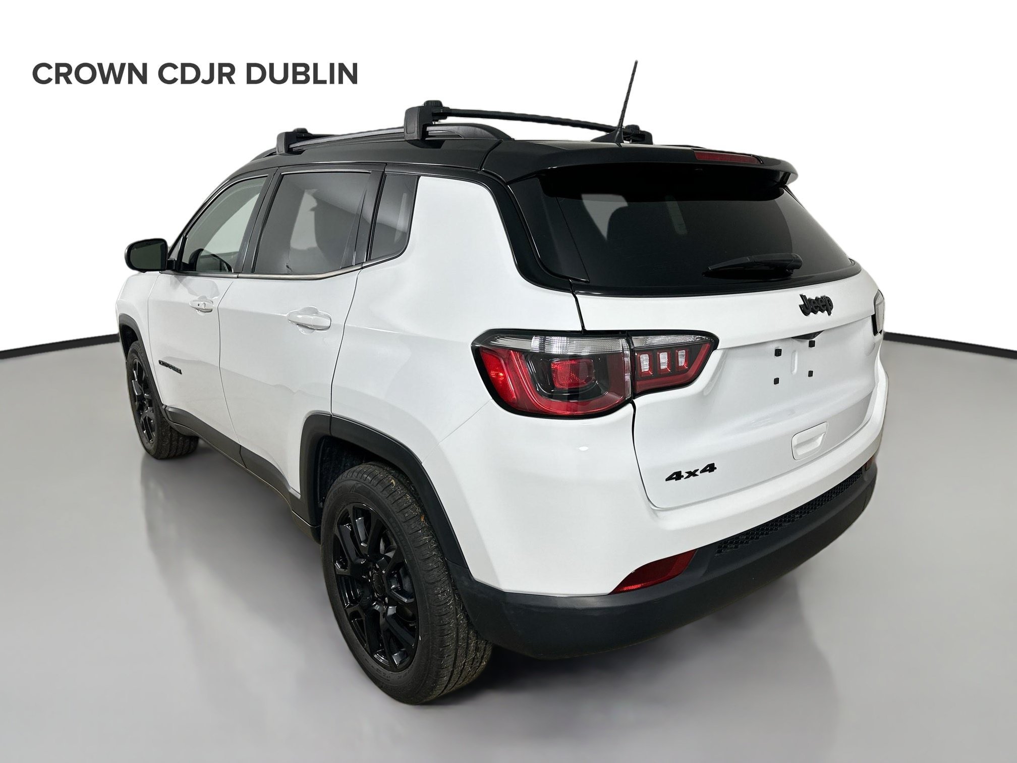 Used 2022 Jeep Compass Latitude w/ Sun and Sound Group AWD/4WD image 7