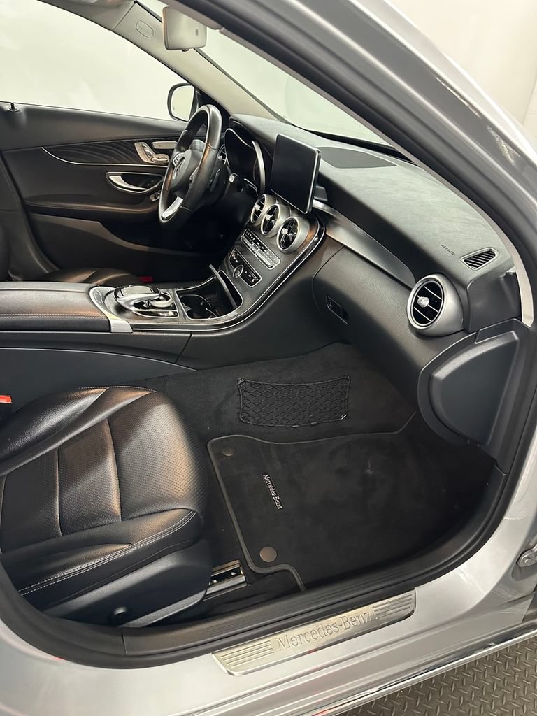 Used 2016 Mercedes-Benz C 300 4MATIC Sedan image 33