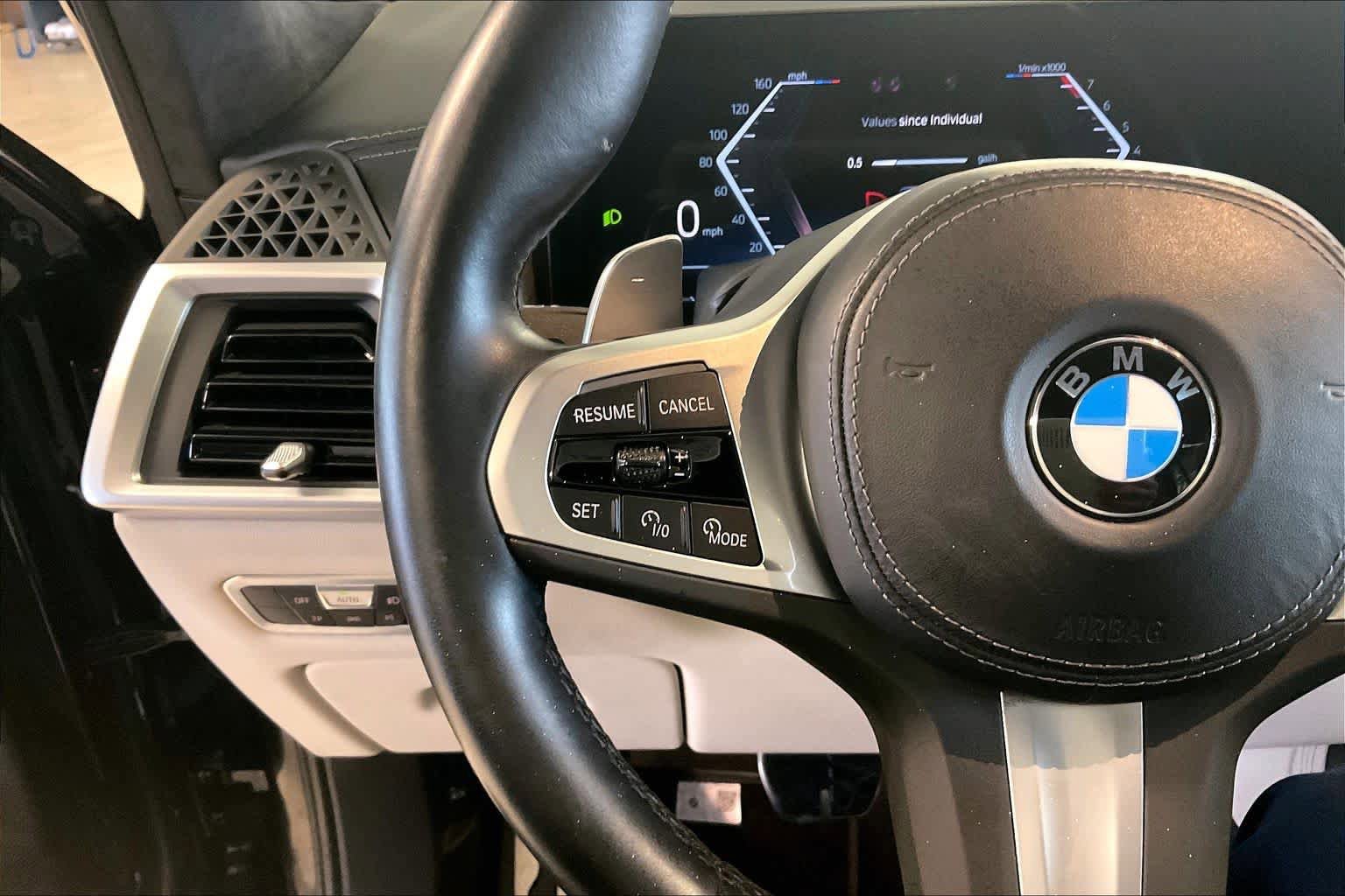 Used 2023 BMW X7 xDrive40i w/ M Sport Package AWD/4WD image 22