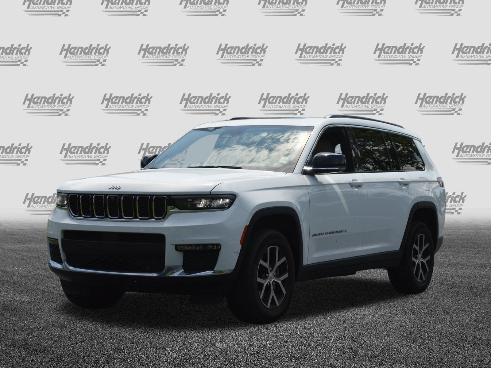 Used 2024 Jeep Grand Cherokee L Limited w/ Luxury Tech Group II AWD/4WD image 7