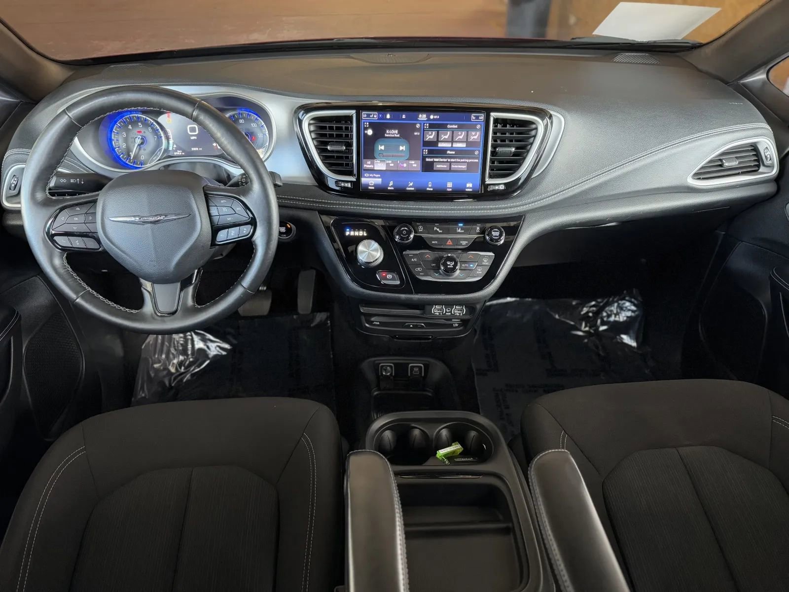 Used 2021 Chrysler Pacifica Touring w/ Uconnect Theater Family Group image 21