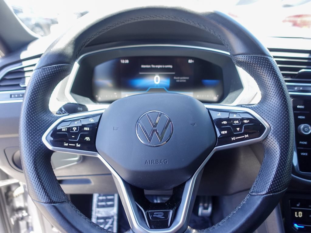 Used 2023 Volkswagen Tiguan SE R-Line FWD image 12