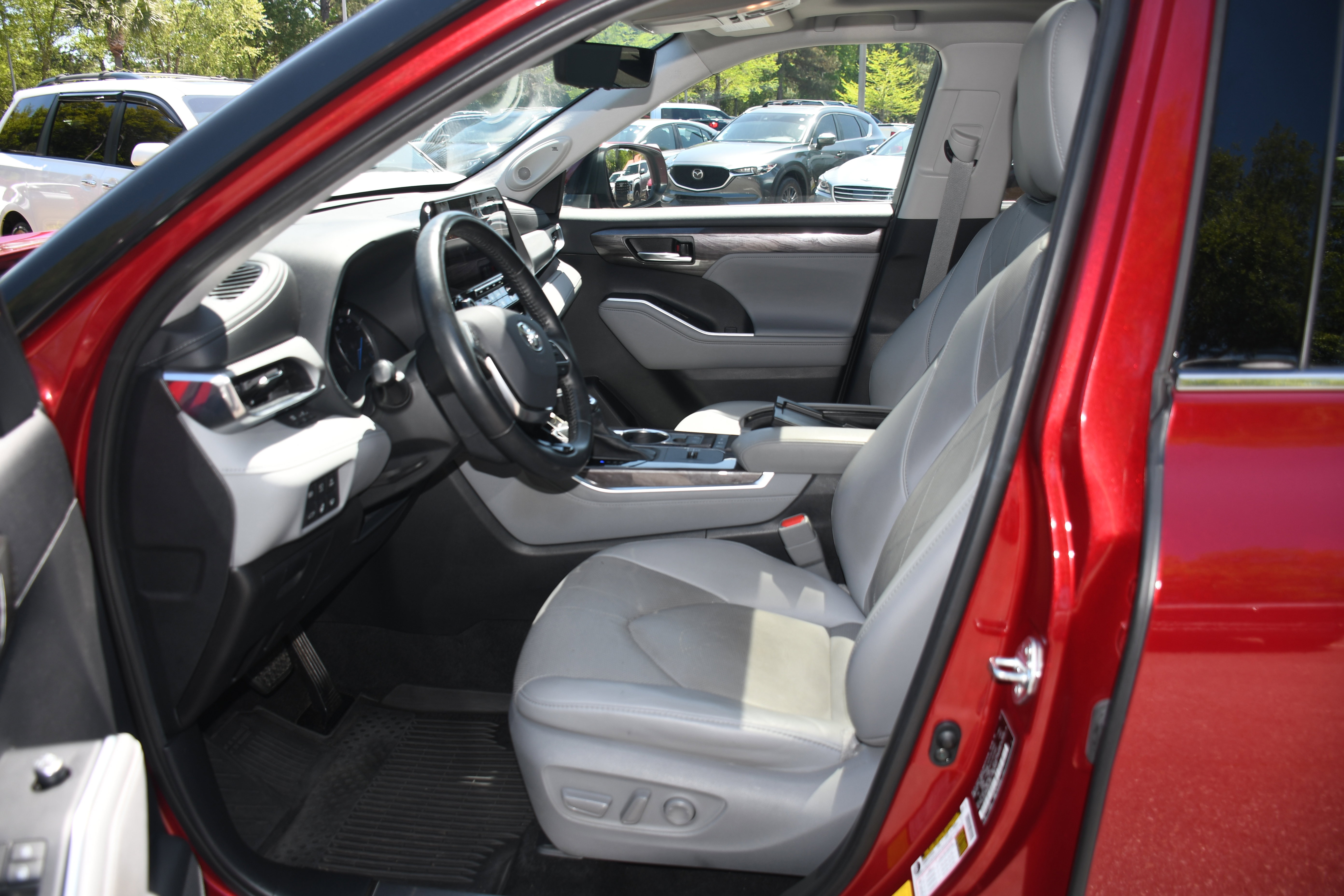 Used 2021 Toyota Highlander Platinum image 8