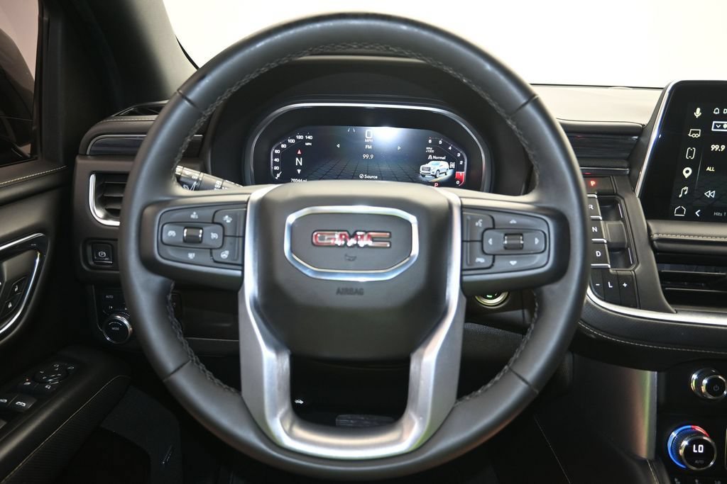 Used 2023 GMC Yukon XL SLT w/ SLT Luxury Package AWD/4WD image 14
