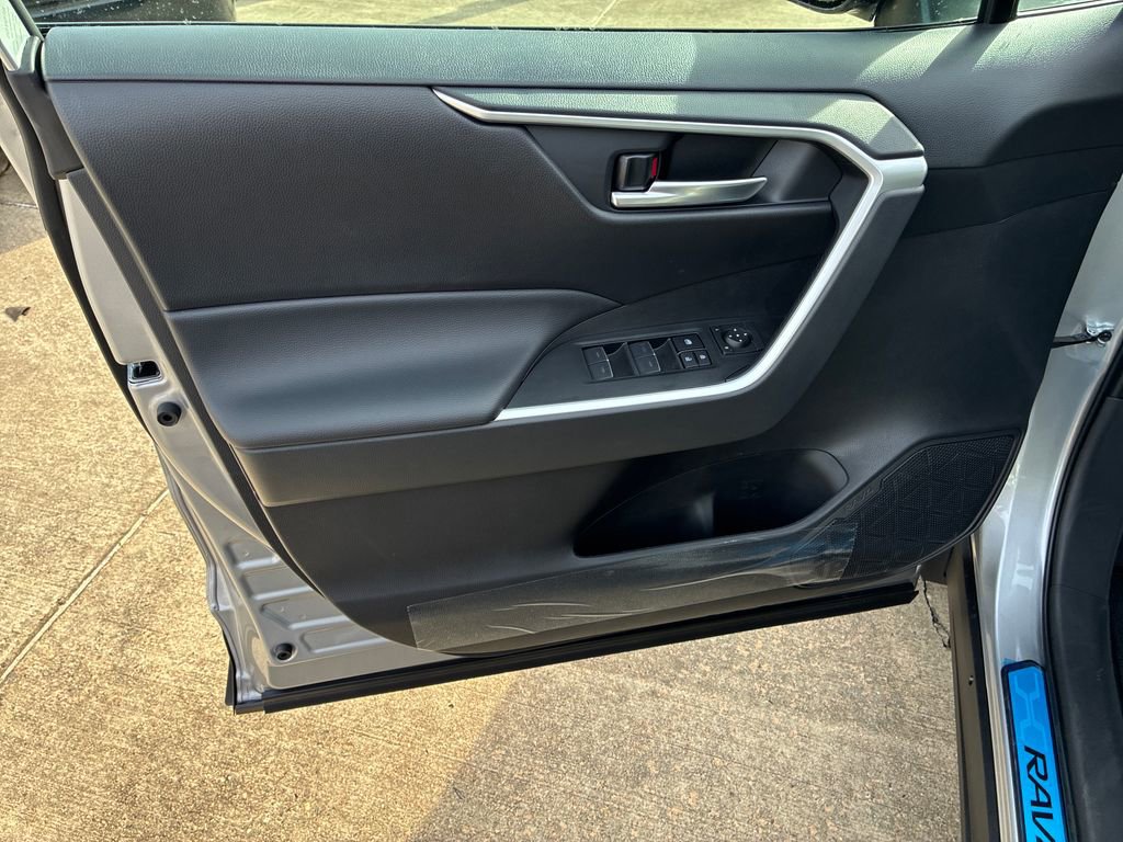 New 2025 Toyota RAV4 XLE image 12