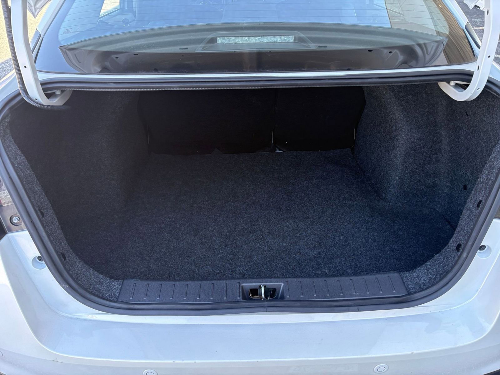 Used 2025 Nissan Versa SV image 29