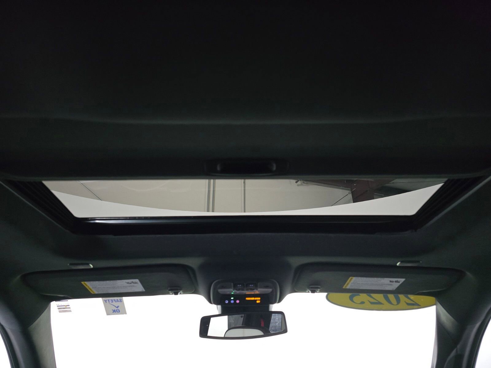 Used 2025 GMC Canyon AT4 w/ AT4X Package image 30