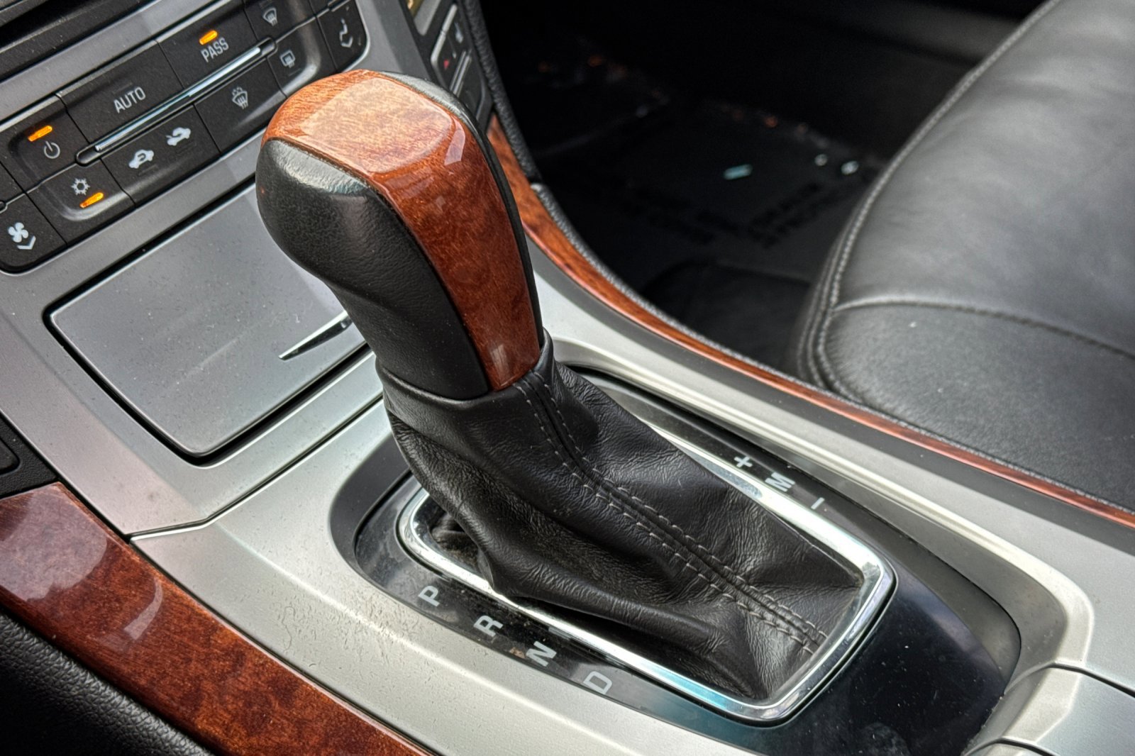 Used 2008 Cadillac CTS 3.6 w/ Wood Trim Package image 20