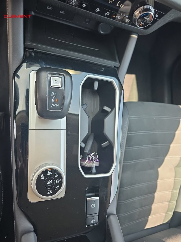 Used 2025 Mitsubishi Outlander SE AWD/4WD image 16