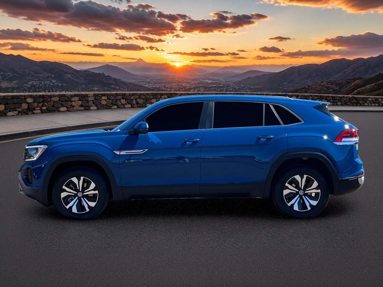 Used 2025 Volkswagen Atlas Cross Sport SE FWD image 3