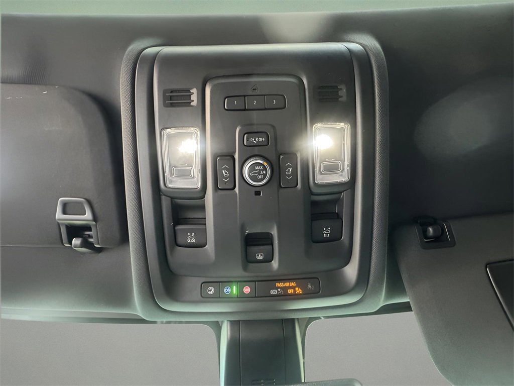 Used 2022 GMC Yukon AT4 w/ AT4 Premium Package image 18