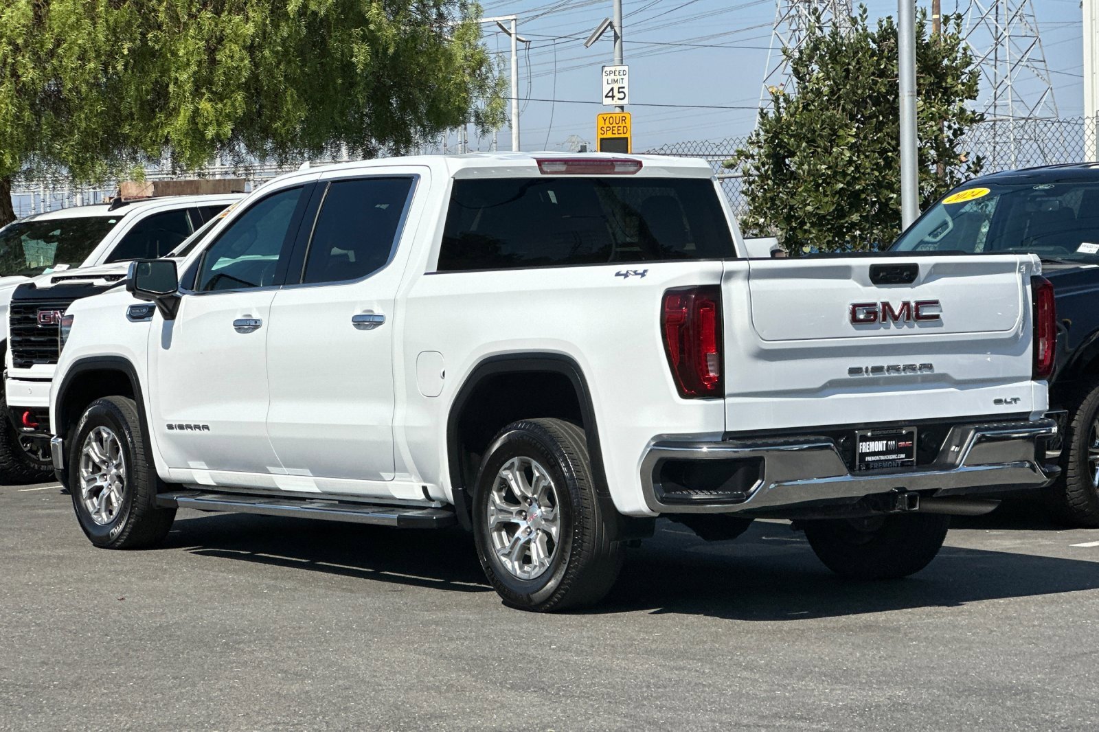 Used 2024 GMC Sierra 1500 SLT image 6