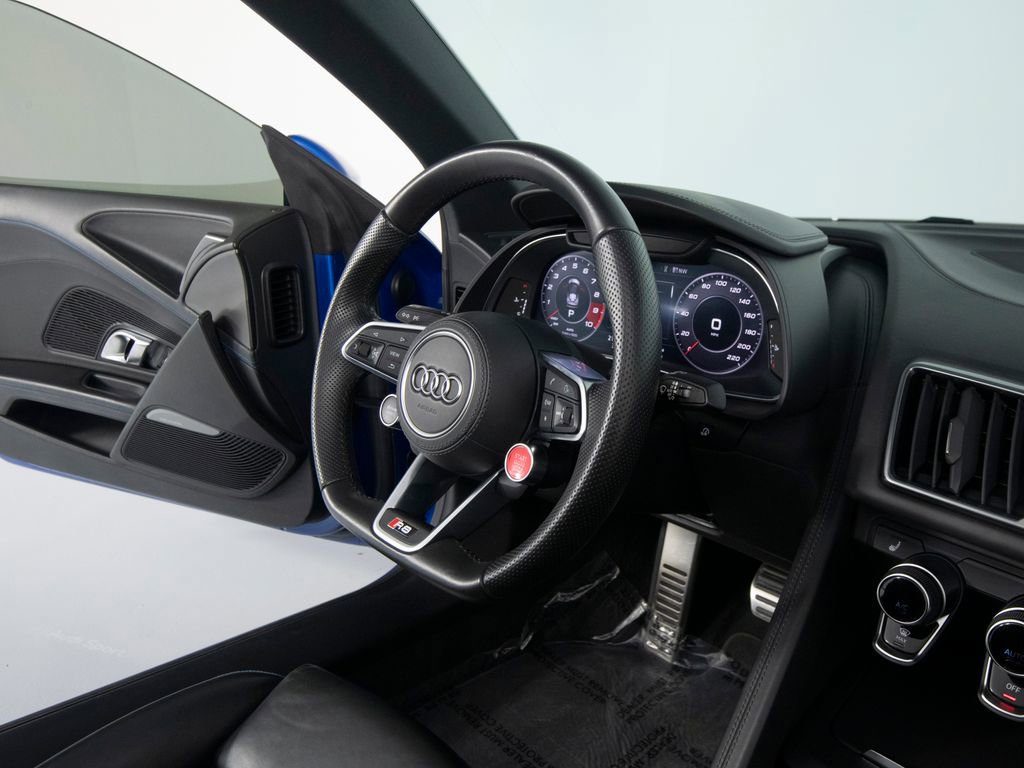 Used 2021 Audi R8 V10 w/ Premium Package RWD image 29