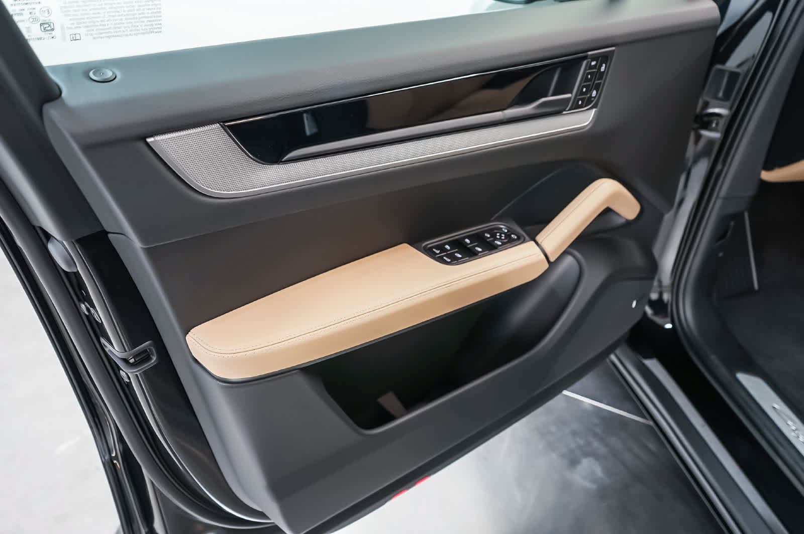 New 2026 Porsche Cayenne S AWD/4WD image 26