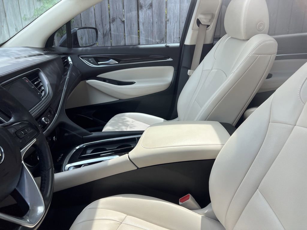 Used 2022 Buick Enclave Essence w/ Experience Buick Package FWD image 8