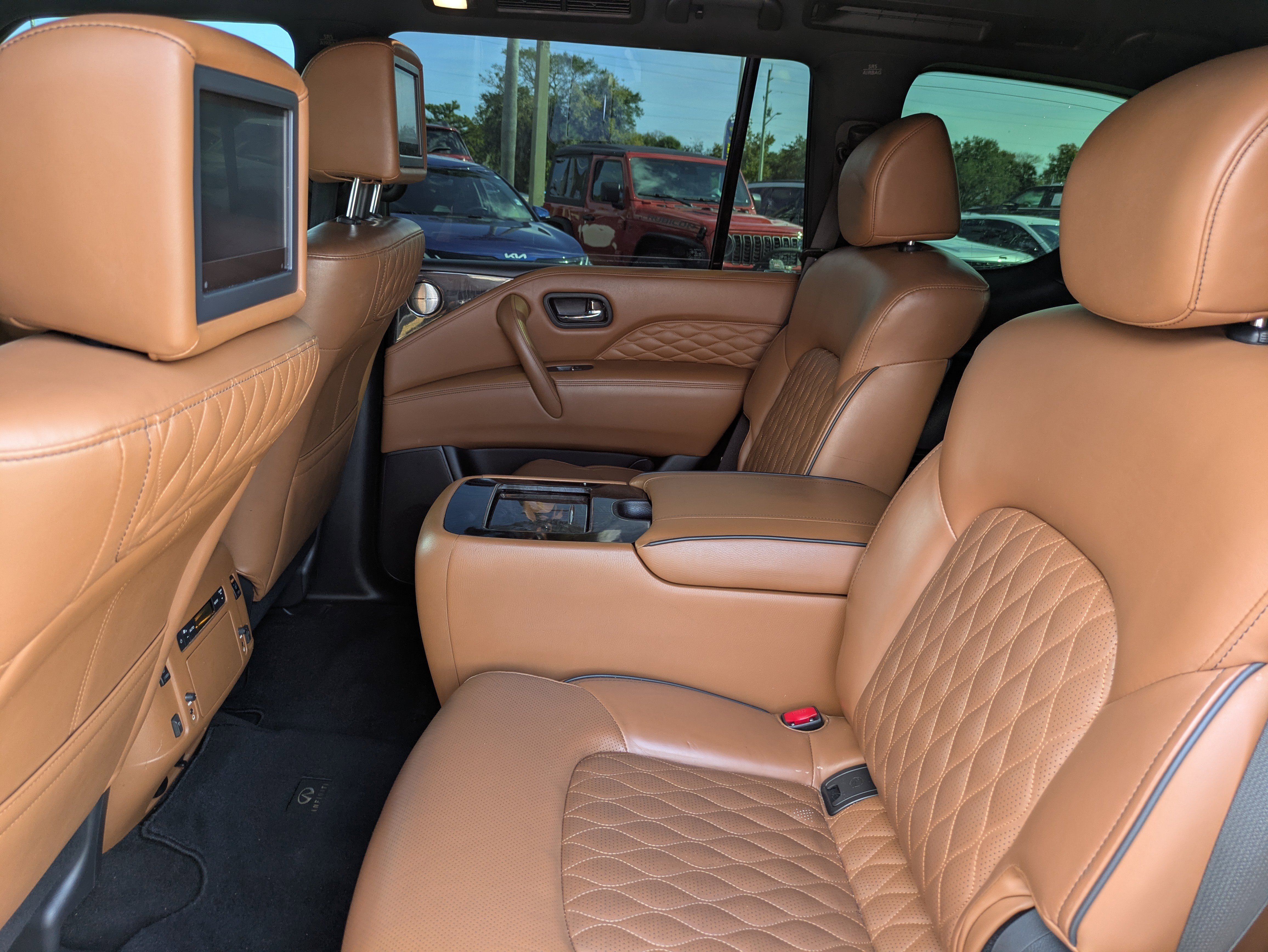 Used 2021 INFINITI QX80 Sensory w/ All-Season Package image 17