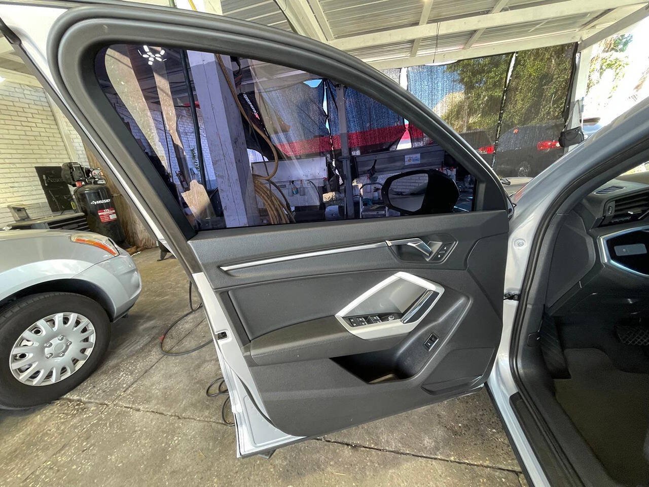 Used 2020 Audi Q3 2.0T Premium w/ Convenience Package AWD/4WD image 8